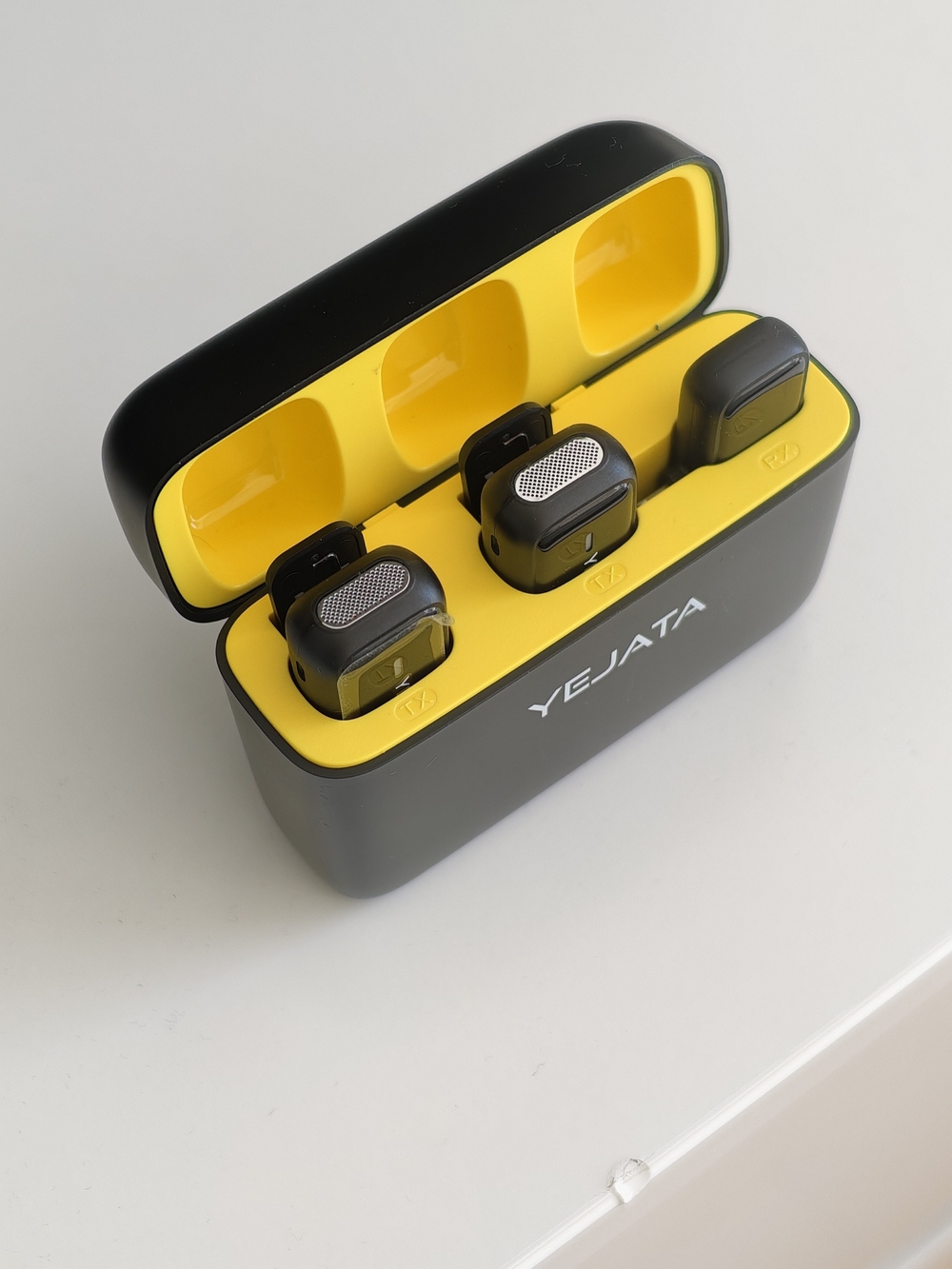 YEJATA Wireless Earbuds Charging Case in Black & Yellow